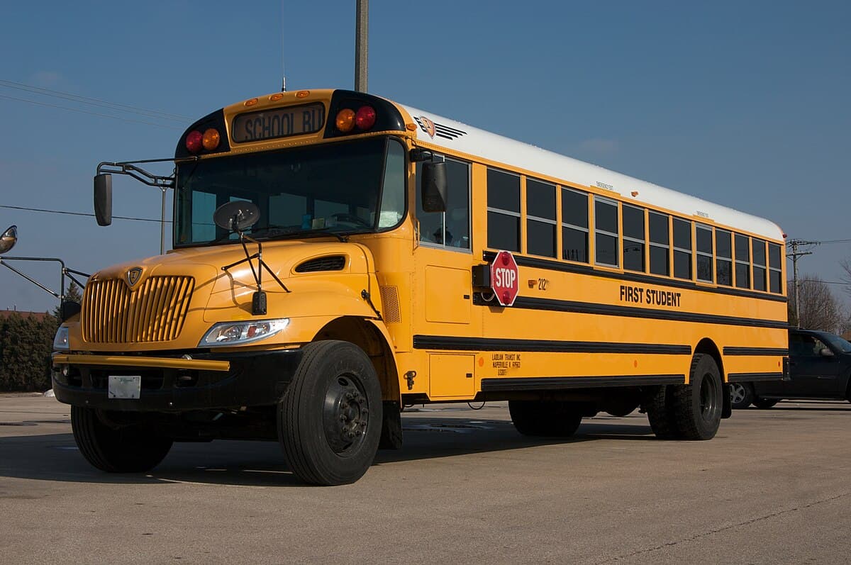 BELANGER BROWNWAY BUS LINES logo